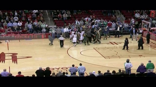 Début de bagarre entre John Lucas III et Francisco Garcia