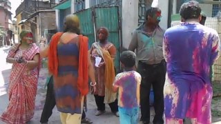 Holi celebrations in the streets of Kolkata 2014