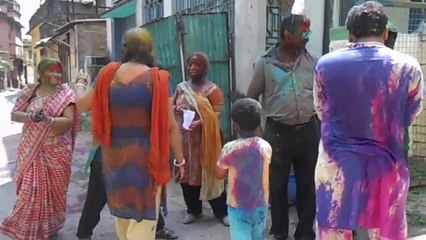 Holi celebrations in the streets of Kolkata 2014