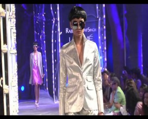 LFW grand finale with Kareena Kapoor