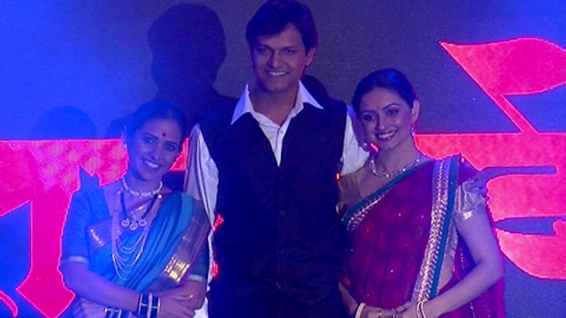 Dance Performance by Veena Jamkar, Shruti Marathe, Kashyap - Latest Marathi Movie Taptapadi