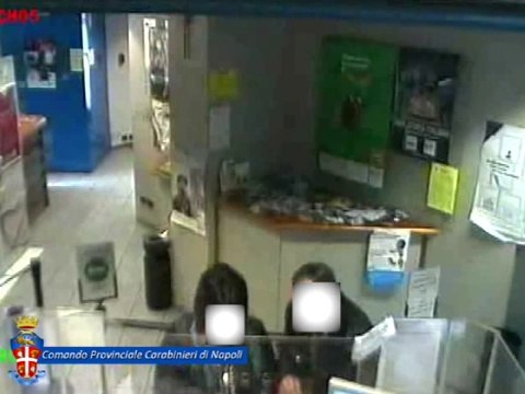 Napoli - Rubavano soldi dai conti correnti di invalidi, 13 arresti (17.03.14)