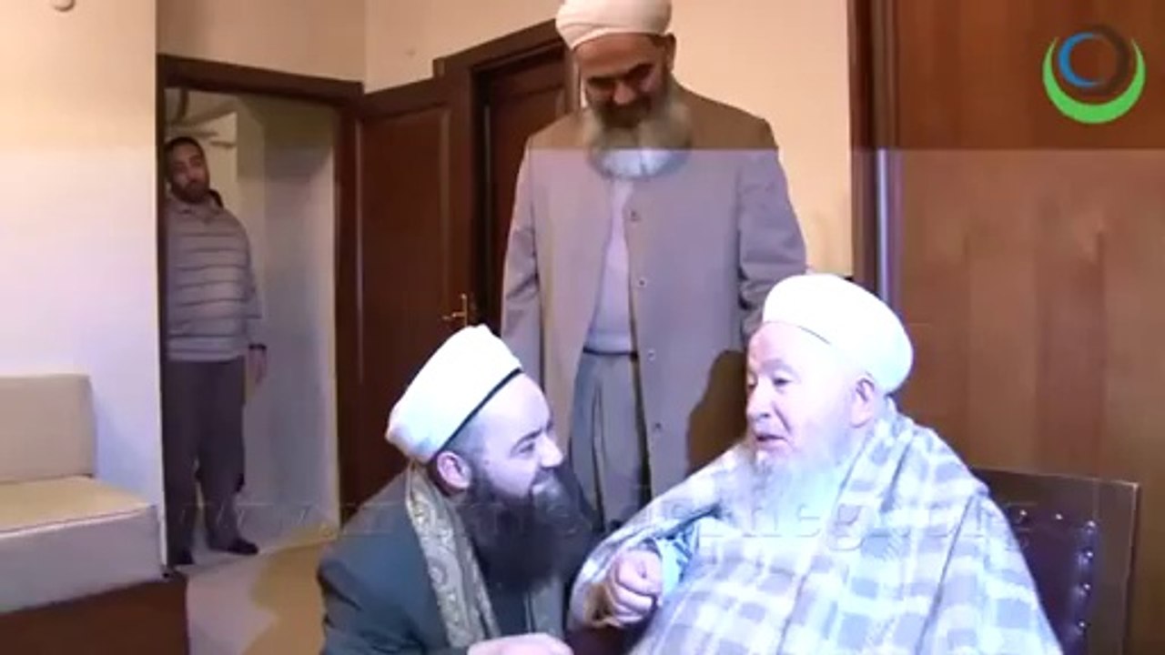 Cübbeli Ahmet Hocaefendi Asrımızın Müceddidi Mahmud Efendi Hazretlerini (k.s.) Ziyaret Etti )