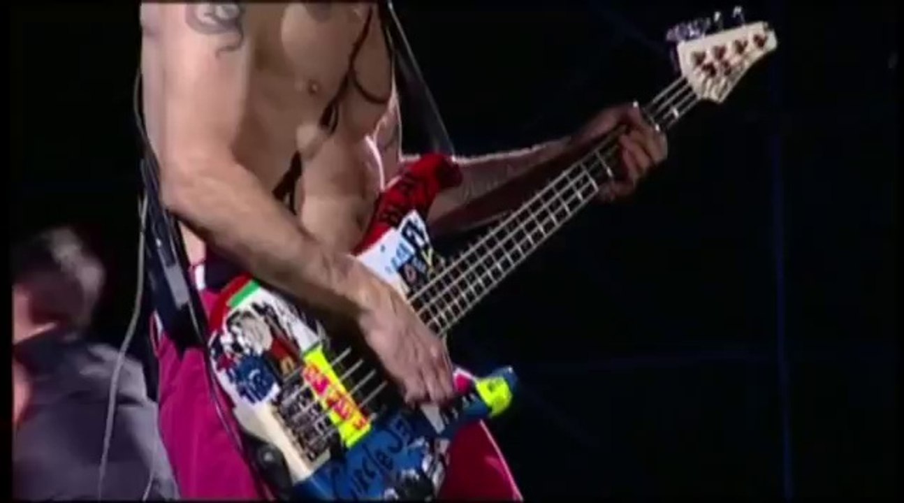 Red Hot Chili Peppers - Bass Solo  - Don't Forget Me, ‪Live Chorzów, Poland 200‬7
