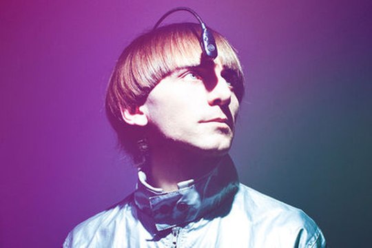 Neil Harbisson : l'homme cyborg qui écoute les couleurs