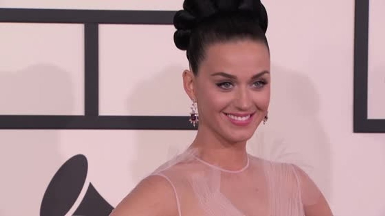 Katy Perry beschenkt ihre Assistenten