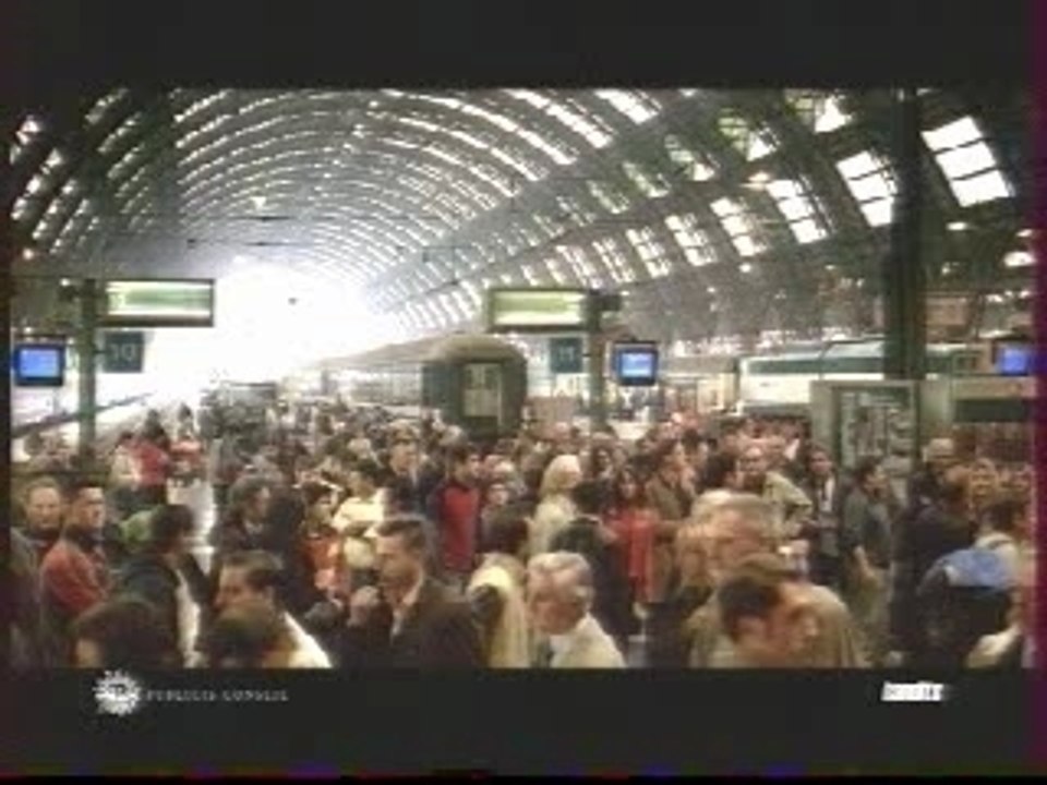 Pub - Renault Espace Bonhomme Papier