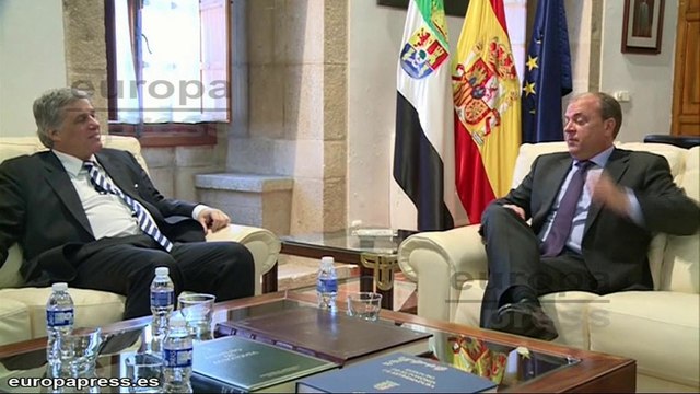 José Antonio Monago se reúne con el embajador de Uruguay