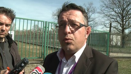 Greenpeace activists sneak into French nuclear plant