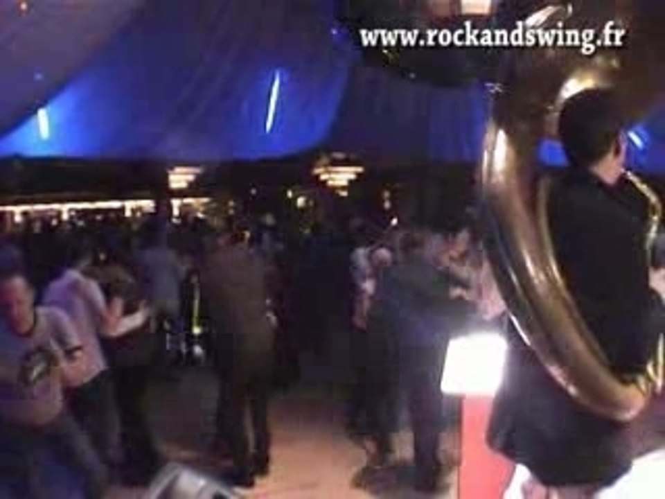 rolling dominos 21/12/2006