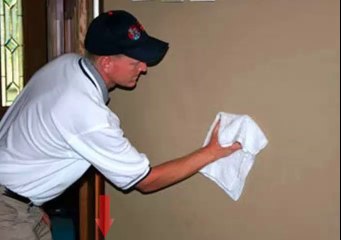 ¡Elimina Manchas en la Pared Fácilmente! 🧽