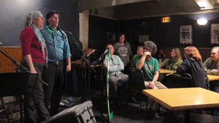 AJ Oneil Leads "Danny Boy" sing-a-long at Detroit Press Club bash.