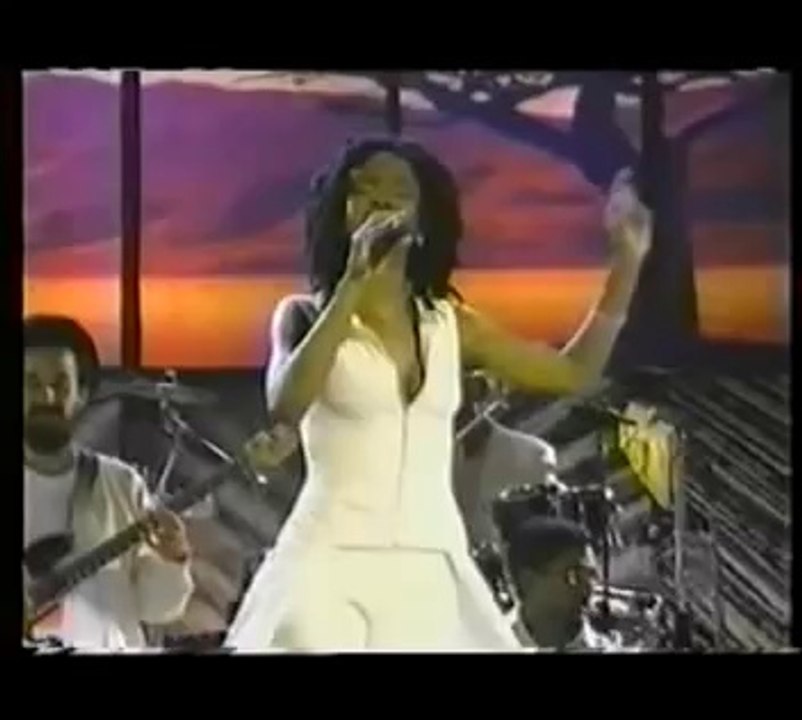 Lauryn Hill - To Zion (feat. Carlos Santana) @ Grammys