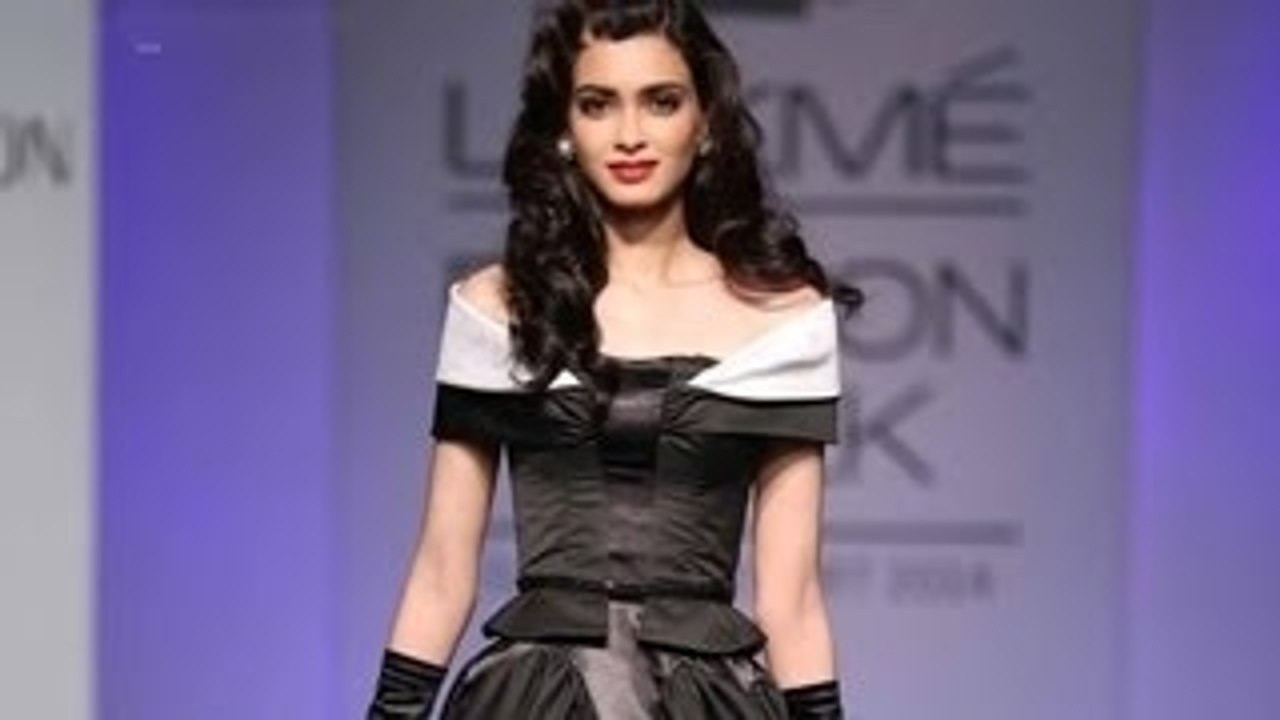 Diana Penty Walks For Junelia Aguiar @ LFW Summer Resort 2014 !