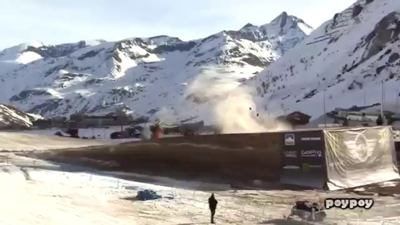 Guerlain Chicherit Jump for world record but crash