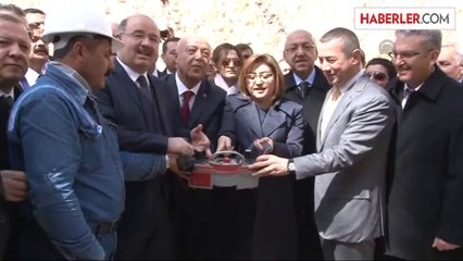 Çelik: ''O takozları alıp bürokrasinin başına vurmak da bizim namus borcumuz olması lazım" -