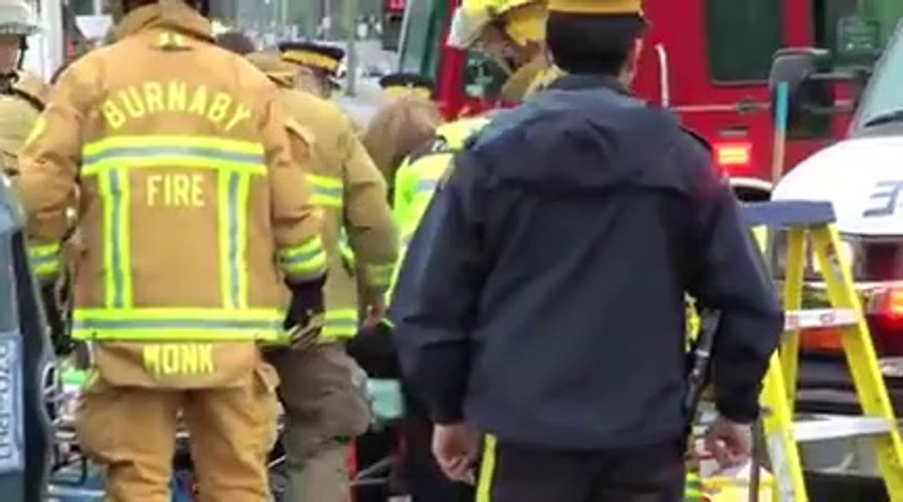 BURNABY CAR CRASH ROLL OVER RESCUE LOUGHEED HWY & GILMORE AVE MAY 21 2011.mov