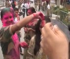Pakistani Girls Enjoying Holi With Indian Army at Wagah Border Amritsar