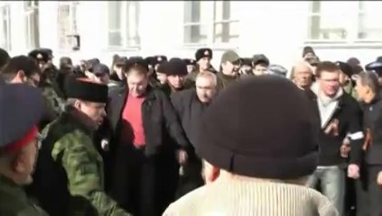 En Crimée, les pro-russes prennent le Q.G. de la marine ukrainienne