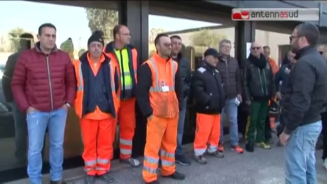 TG 18.03.14 Multiservizi, a Brindisi il sindaco Consales azzera le indennità