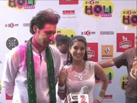 Sunny Leone, Poonam Pandey at Holi party - IANS India Videos