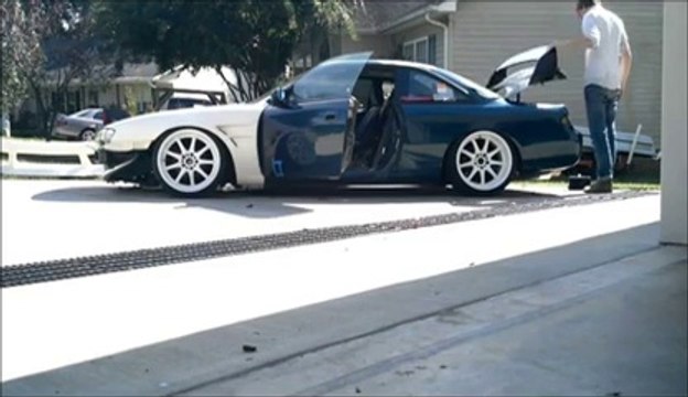 Dumb guy set his car on fire... So hilarious!