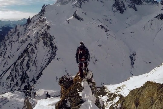 Amazing Freeride snowboarding session filmed by a drone!
