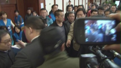 Enojo entre familiares del vuelo MH370