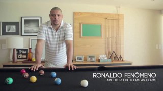 Ronaldo deseja os parabéns a seu amigo Aécio Neves em seu aniversário.