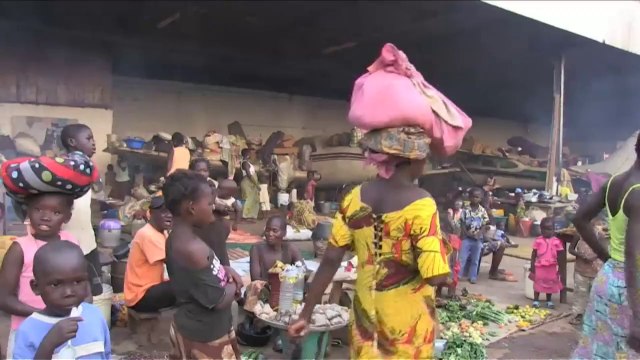 Displaced persons arrive at Bangui airport in CAR