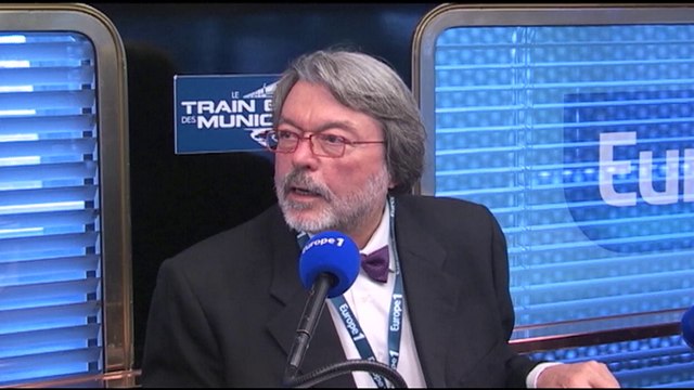 Le train Europe 1 des Municipales en escale à Pau