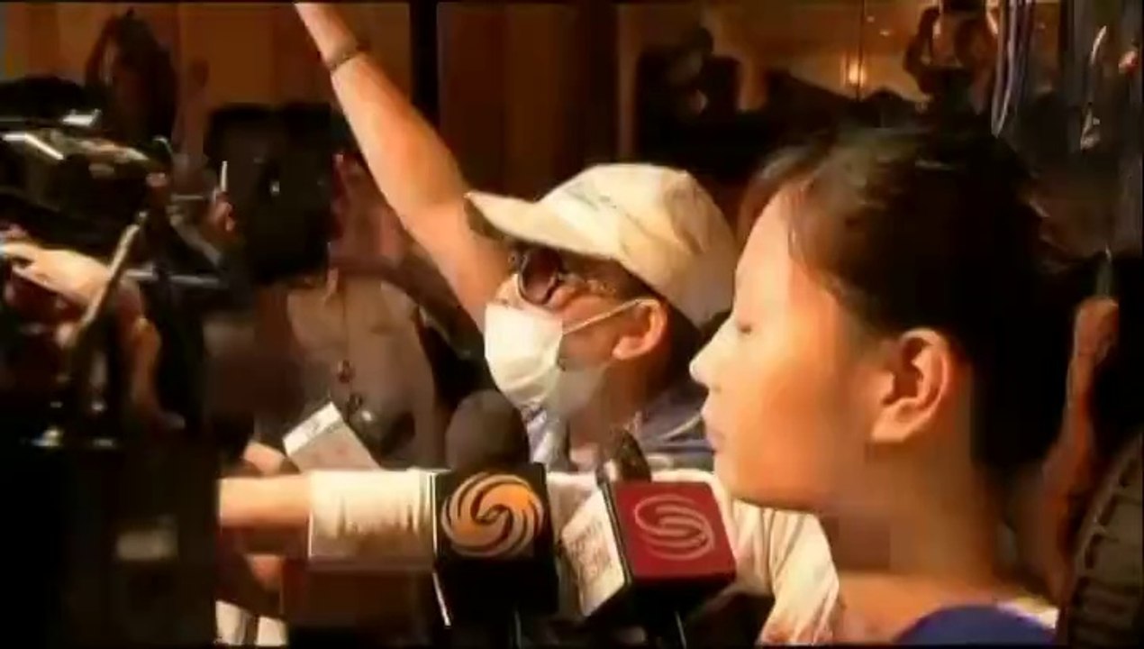 Boeing disparu : "Nous voulons savoir où se trouve l'avion", clament les familles des passagers