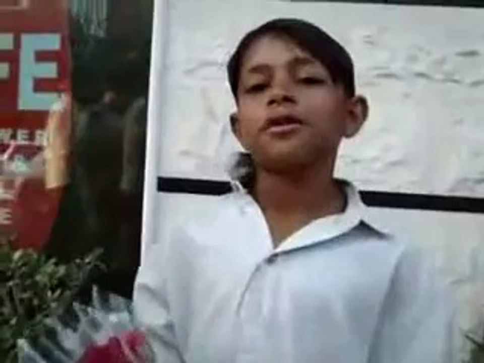 Pakistani kid sale a flower with help of rapping  English