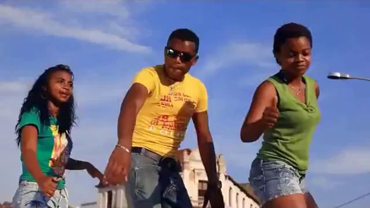 CKAIS le OUI  -   Tapez tapez (gasy - malagasy)