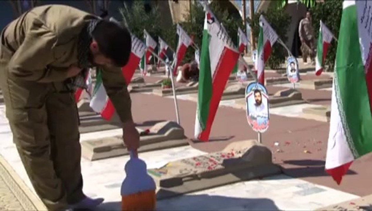 Informe a cámara: Miles de iraníes lloran a sus...