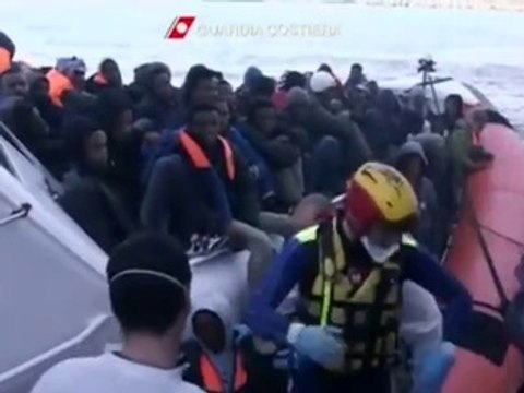 Italian ships rescue thousands of migrants
