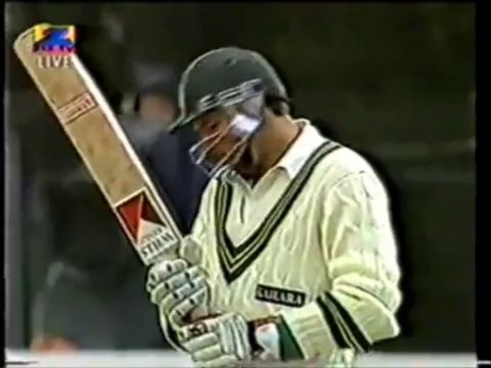 Shahid Afridi Hits A Massive 6 Through Traffic Lights