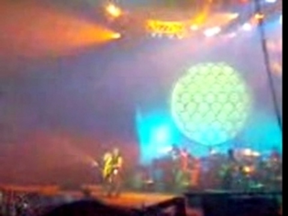 Alanis Morissette Everything live