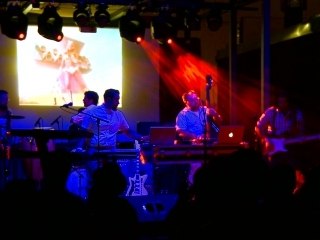 Como Las Movies - Cumbia Cosmica En Vivo