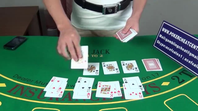 Strap-scanning-camera-lens-for-poker-analyzer