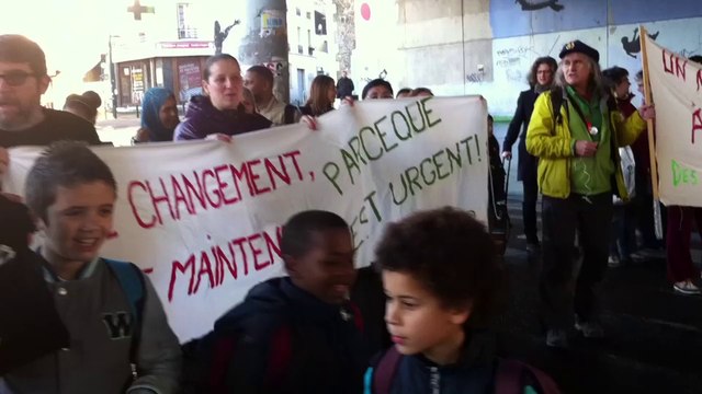 Manif college Plaine_blocage avenue Wilson 3