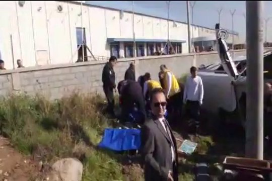 Yolcu treni servis minibüsüne çarptı: 9 ölü