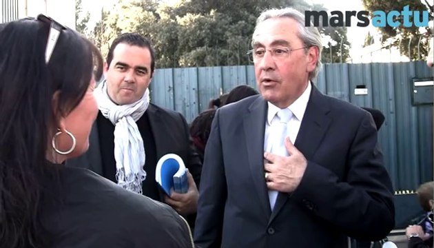 Vous croyez que si je ne suis pas avec le maire c'est que je n'ai pas les yeux bleus ?