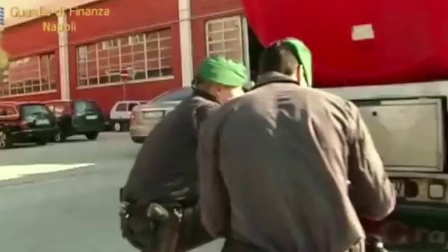 Napoli - Contrabbando petrolio Napoli-Terni, sequestrata raffineria (18.03.14)