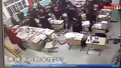 Derste kendisini pencereden attı