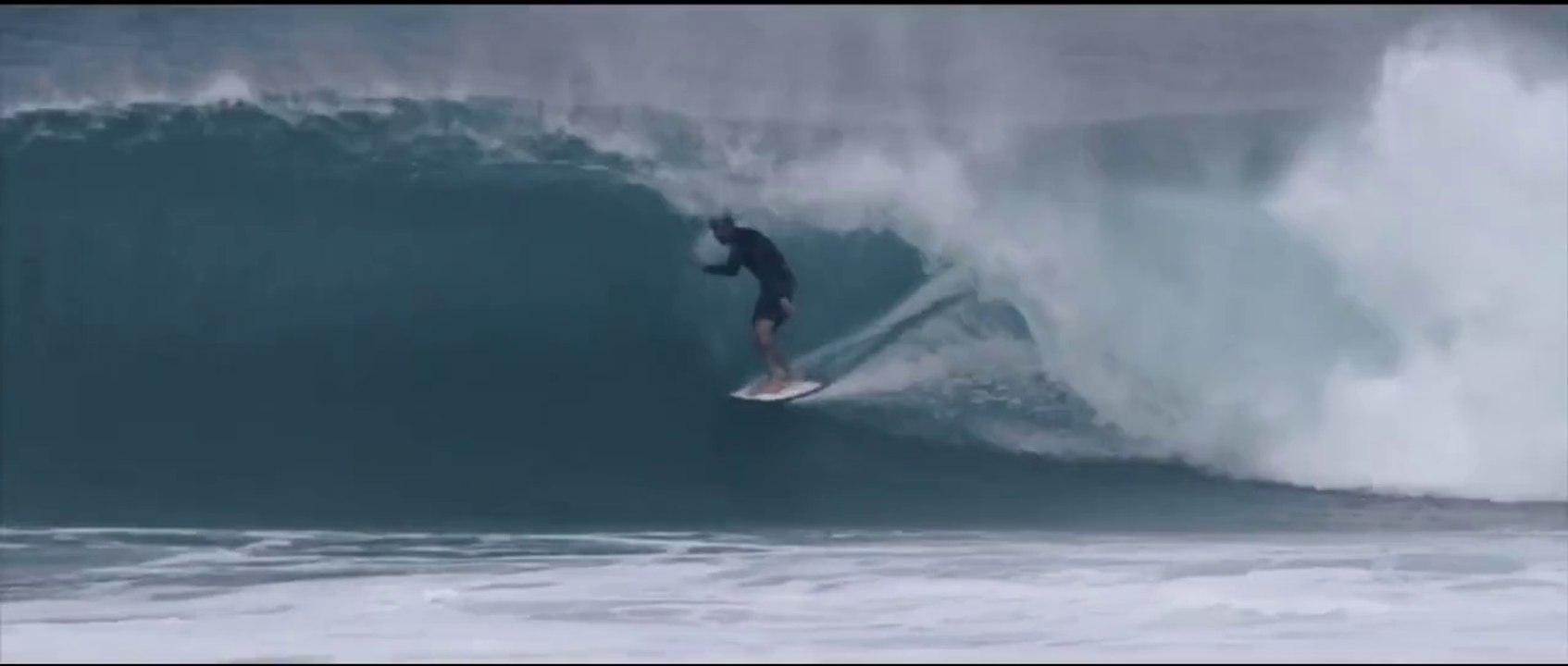 Une session de surf de rêve à Hawaii - Oakley Surf Team - Gabriel Medina