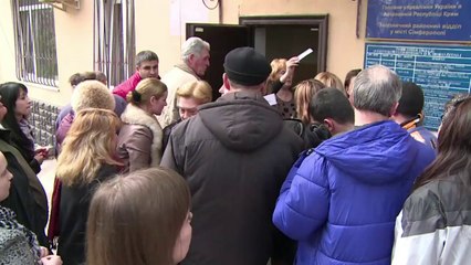 سكان القرم يستعدون لتسلم جواز السفر الروسي