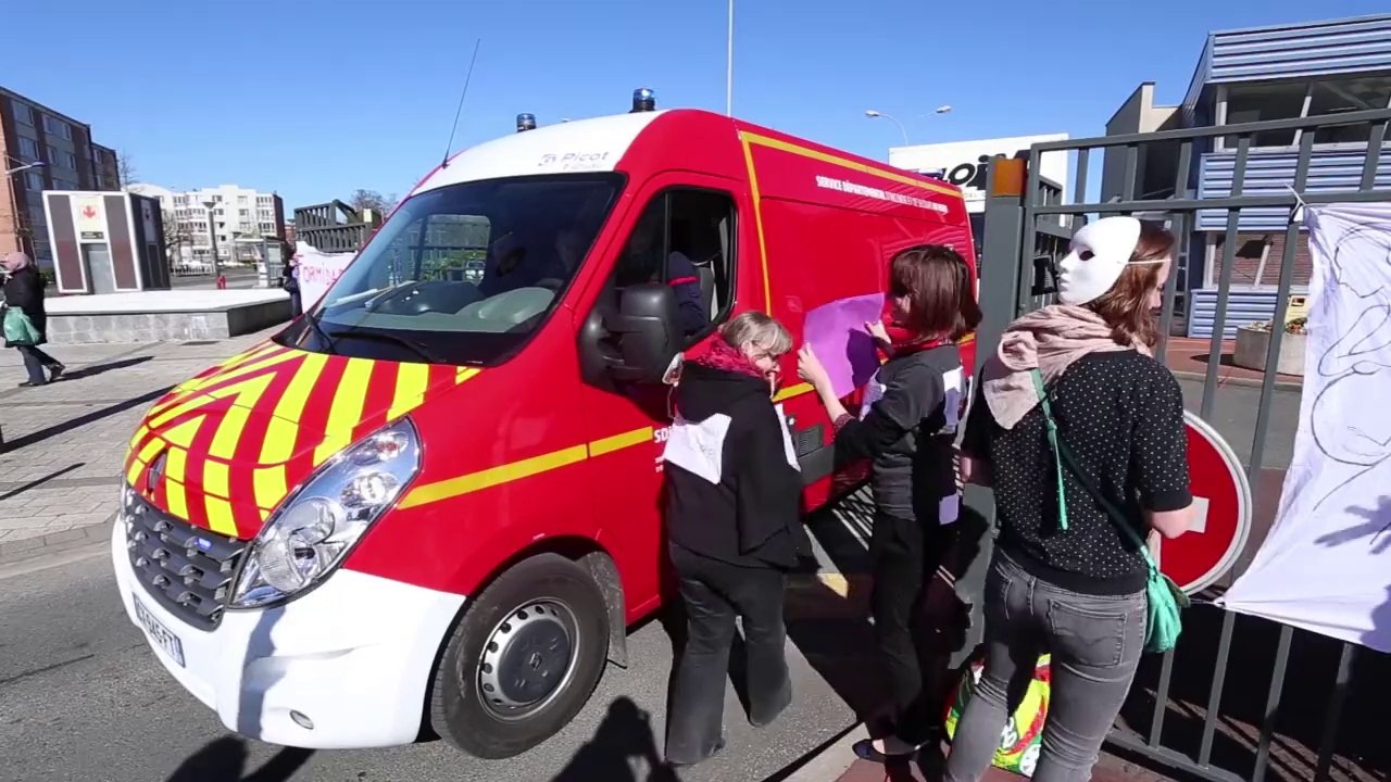 Les sages-femmes du CH Dron Tourcoing crient leur colère