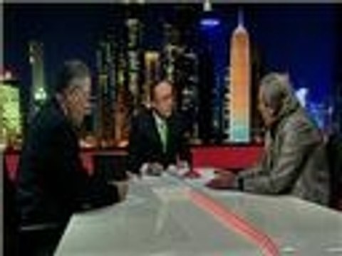 الاتجاه المعاكس: هل يستخدم آل الأسد العلويين وقودا؟