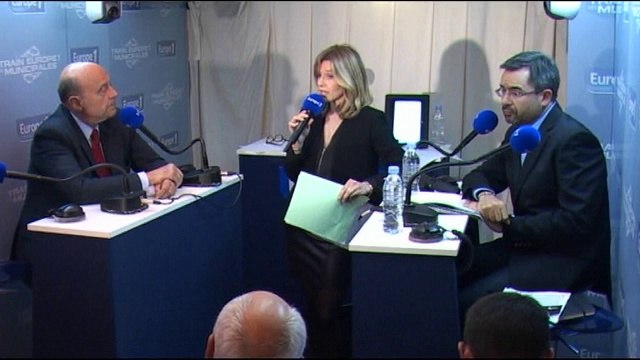 Alain Juppé : Jean-Marc Ayrault devrait balayer devant sa porte